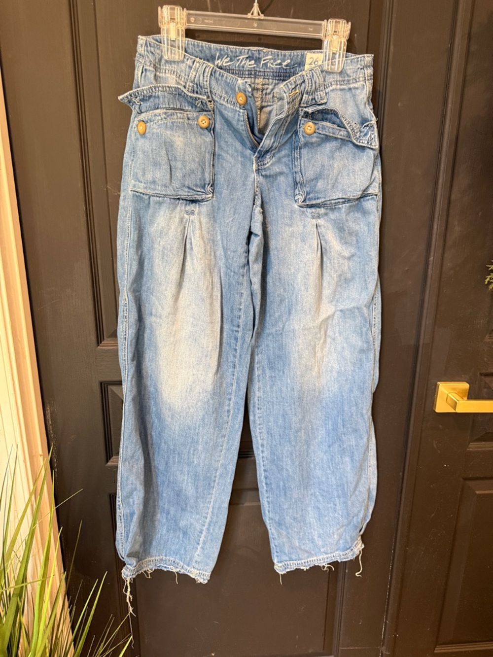 We The Free Light Wash Utility Cargo Jeans - Light Blue size 26